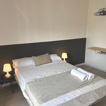 Casa De Huespedes Mi Lla Hotel Madrid Buitenkant foto