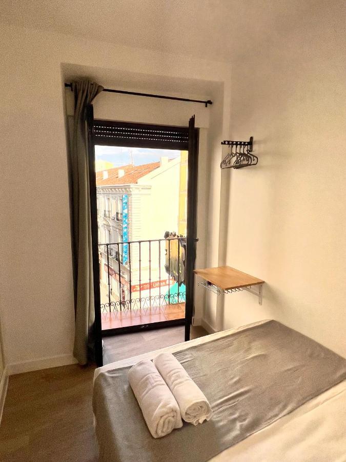 Casa De Huespedes Mi Lla Hotel Madrid Buitenkant foto
